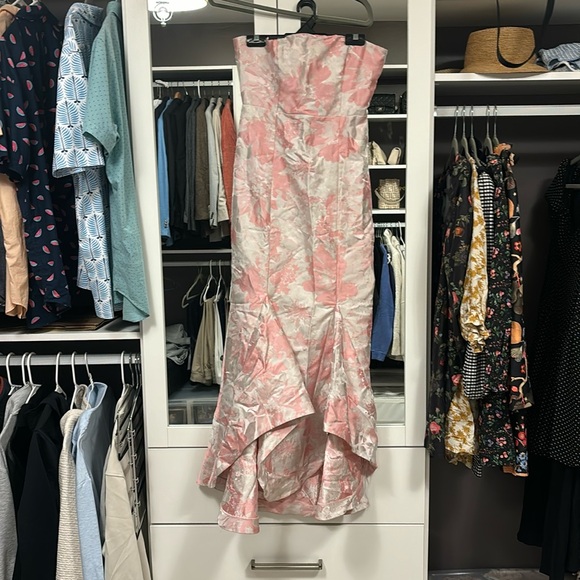 Lovers and Friends Gown - Picture 2 of 3